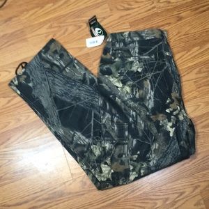 New with Tags Camouflage Mossy Oak Cargo Pants
